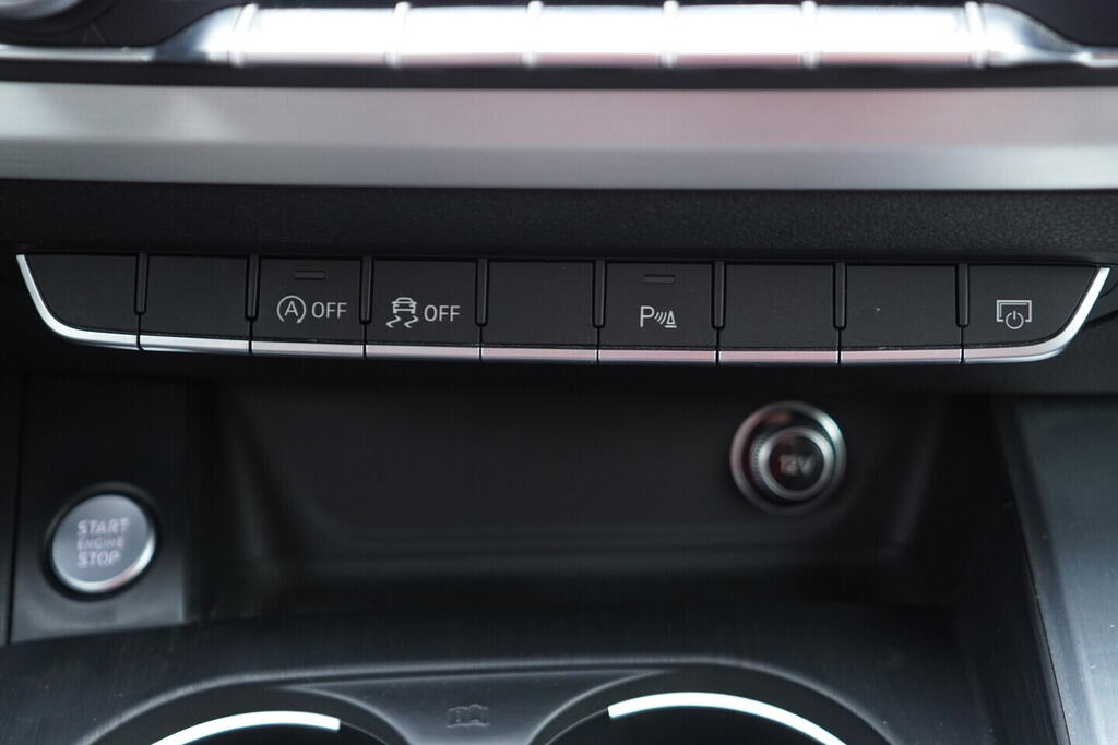 OV190V10747_35.webp_A4 AVANT  2.0 TDI 110 kW automat, DPH