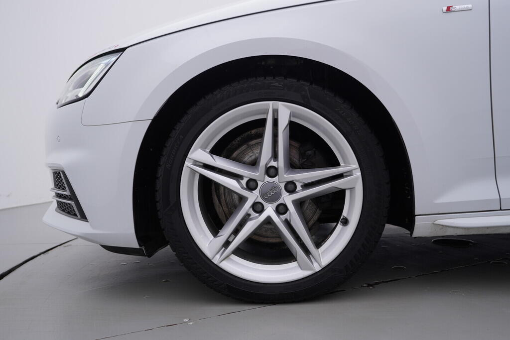 OV190V10747_43.webp_A4 AVANT  2.0 TDI 110 kW automat, DPH