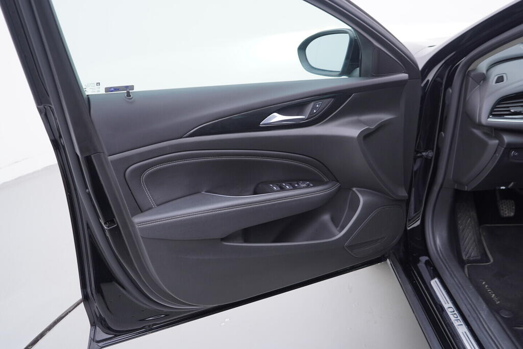 OV190V10749_19.webp_INSIGNIA  1.5 Turbo 121 kW manuál