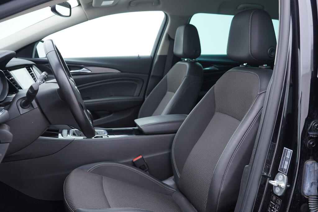 OV190V10749_23.webp_INSIGNIA  1.5 Turbo 121 kW manuál