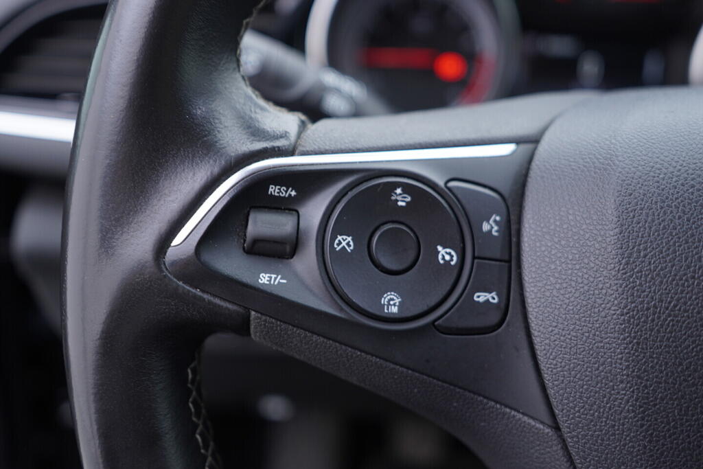 OV190V10749_26.webp_INSIGNIA  1.5 Turbo 121 kW manuál