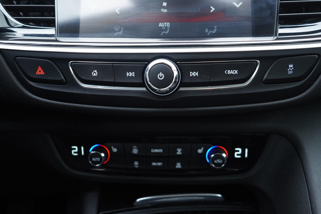 OV190V10749_34.webp_INSIGNIA  1.5 Turbo 121 kW manuál