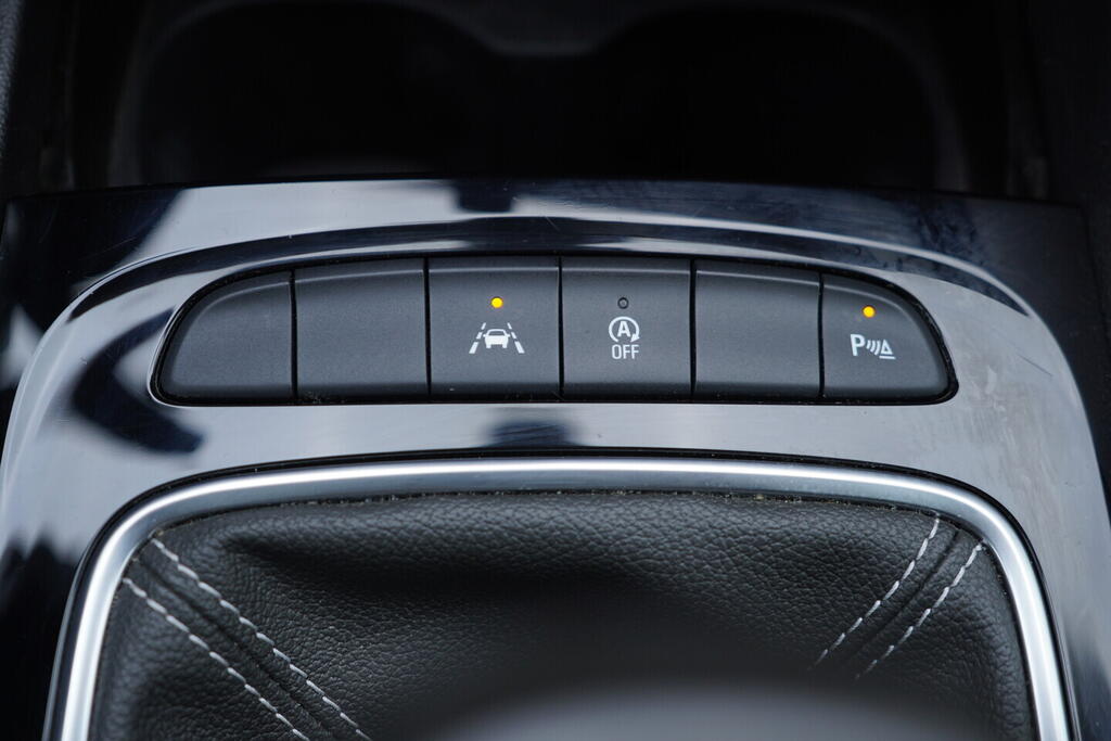 OV190V10749_36.webp_INSIGNIA  1.5 Turbo 121 kW manuál