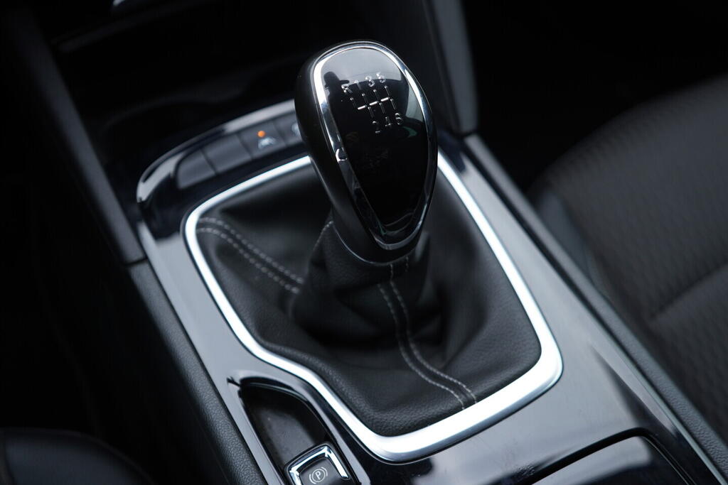 OV190V10749_37.webp_INSIGNIA  1.5 Turbo 121 kW manuál