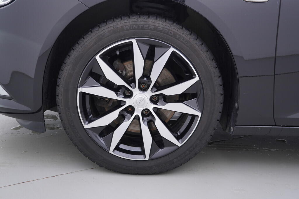 OV190V10749_43.webp_INSIGNIA  1.5 Turbo 121 kW manuál