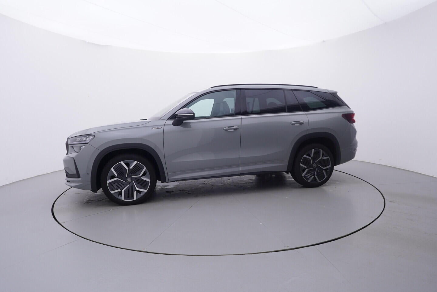 OV190V10751_11.webp_KODIAQ SportLine 2.0 TDI 142 kW automat, DPH