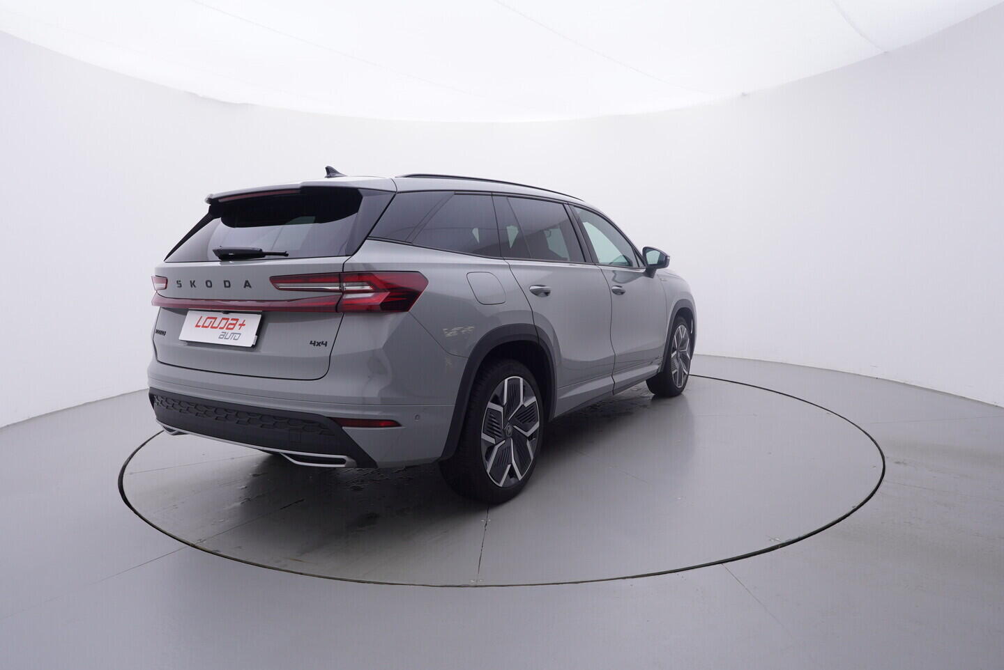 OV190V10751_14.webp_KODIAQ SportLine 2.0 TDI 142 kW automat, DPH