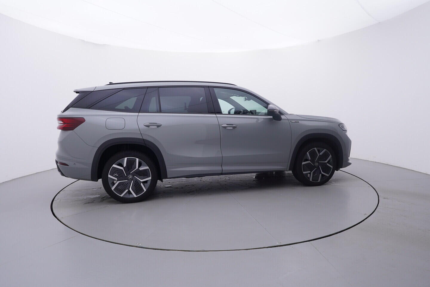 OV190V10751_15.webp_KODIAQ SportLine 2.0 TDI 142 kW automat, DPH