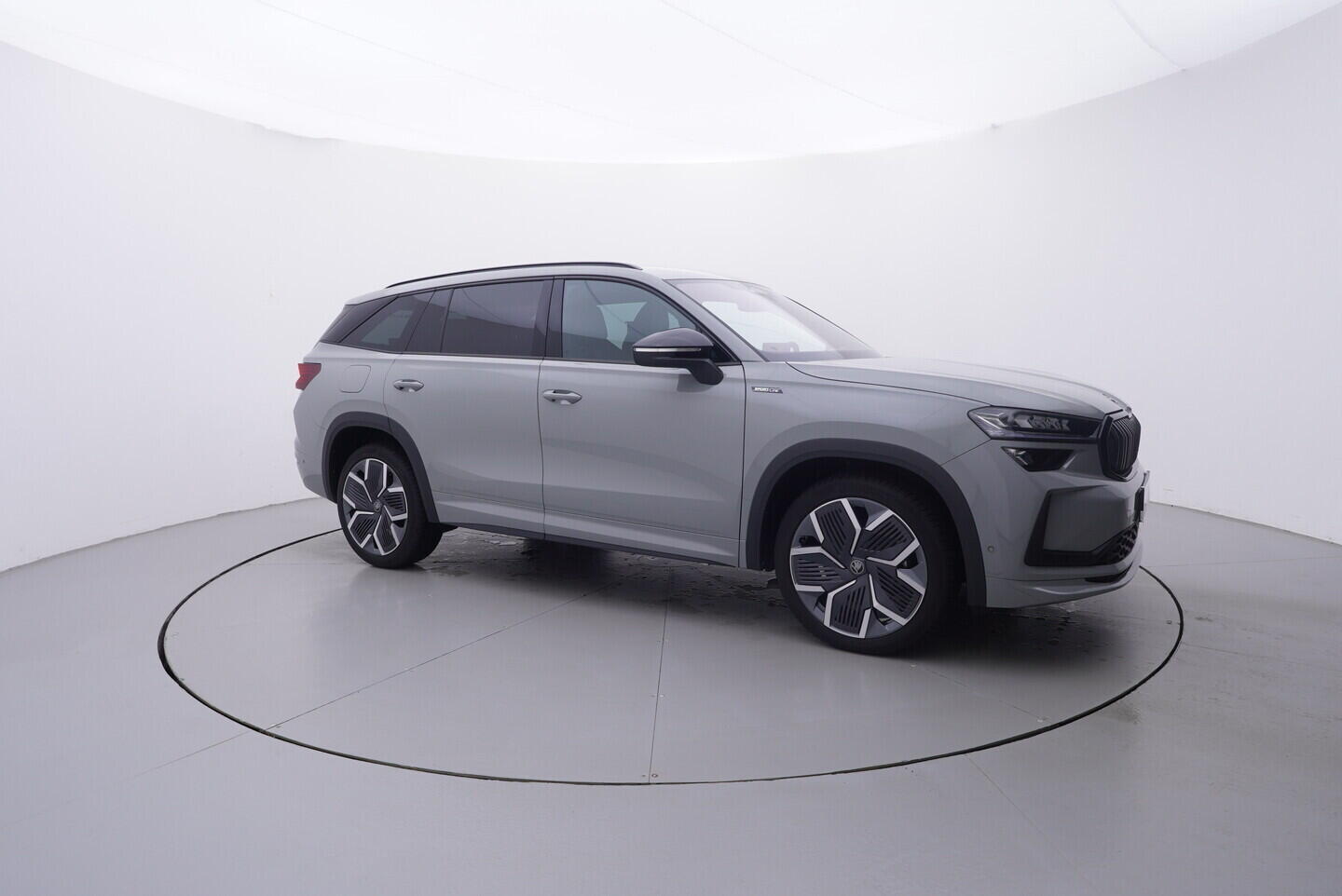 OV190V10751_16.webp_KODIAQ SportLine 2.0 TDI 142 kW automat, DPH