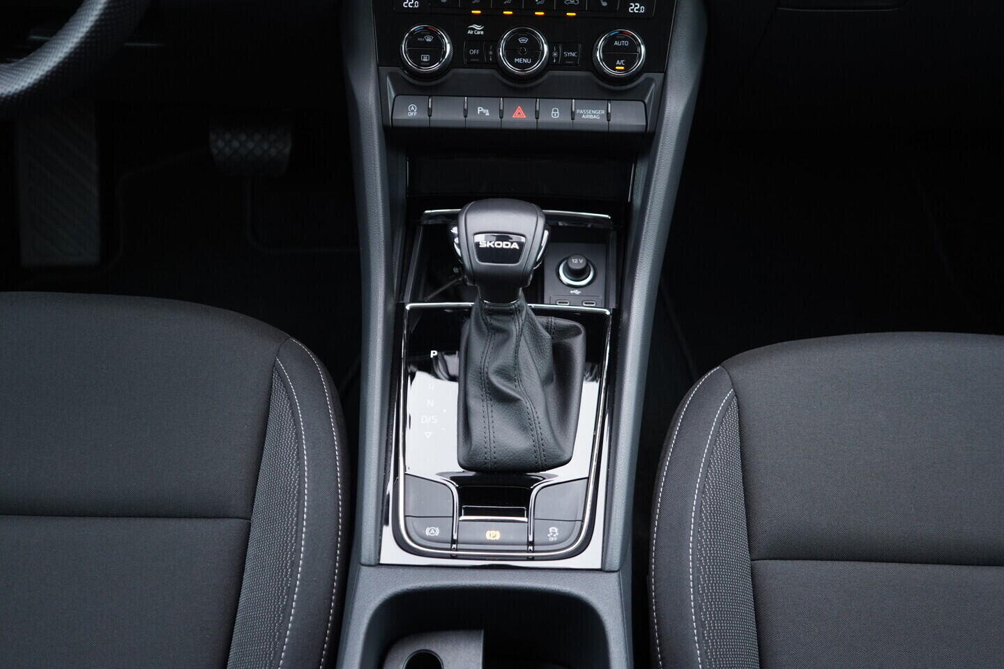 OV190V10752_32.webp_KAROQ Selection 1.5 TSI 110 kW automat, DPH