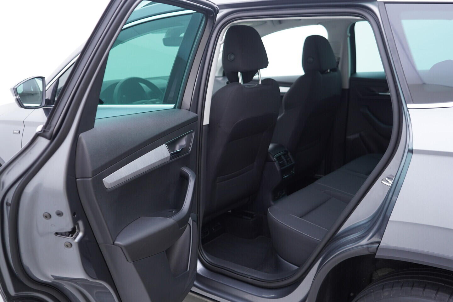 OV190V10752_33.webp_KAROQ Selection 1.5 TSI 110 kW automat, DPH