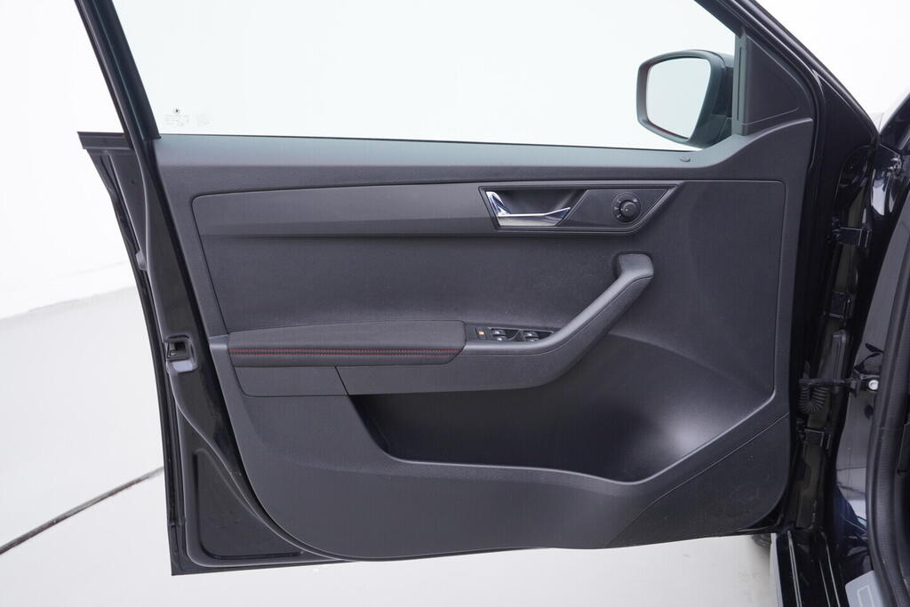 OV190V10754_19.webp_FABIA Monte Carlo 1.0 TSI 70 kW manuál, DPH