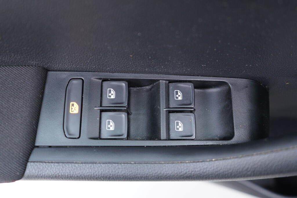 OV190V10754_20.webp_FABIA Monte Carlo 1.0 TSI 70 kW manuál, DPH