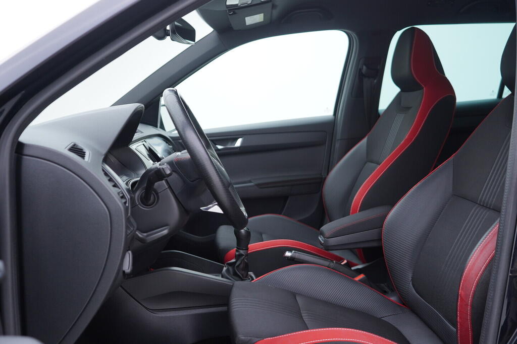 OV190V10754_23.webp_FABIA Monte Carlo 1.0 TSI 70 kW manuál, DPH