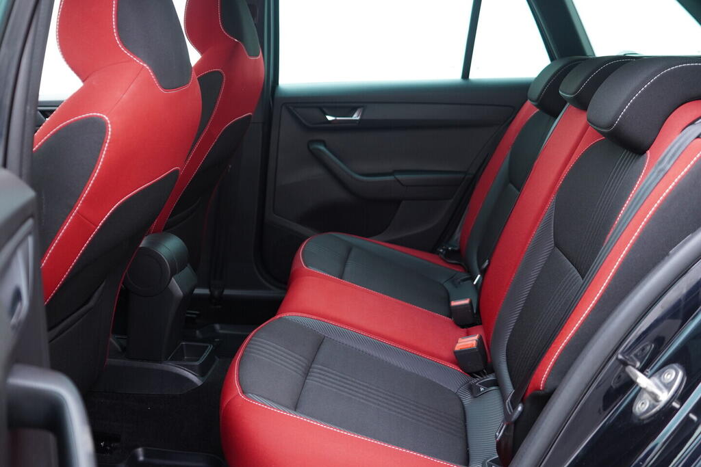 OV190V10754_35.webp_FABIA Monte Carlo 1.0 TSI 70 kW manuál, DPH