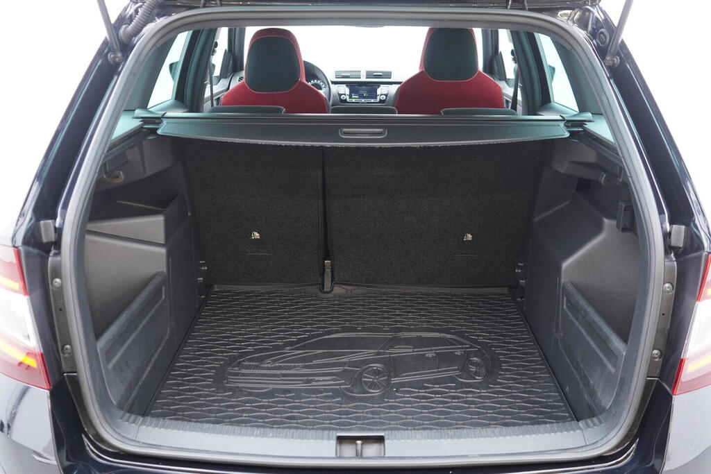 OV190V10754_36.webp_FABIA Monte Carlo 1.0 TSI 70 kW manuál, DPH