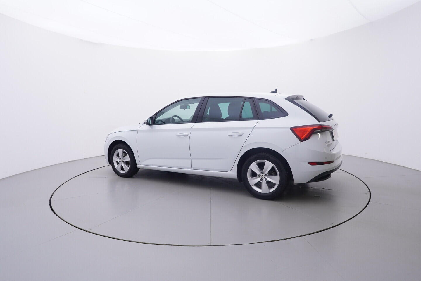 OV190V10755_12.webp_SCALA Ambition 1.0 TSI 81 kW manuál, DPH