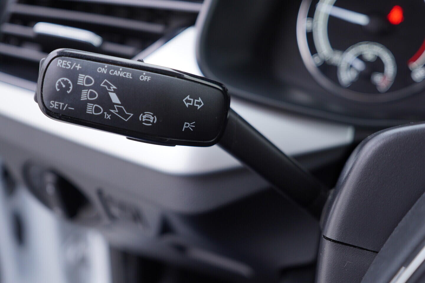 OV190V10755_23.webp_SCALA Ambition 1.0 TSI 81 kW manuál, DPH