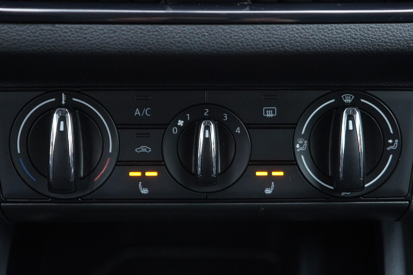 OV190V10755_30.webp_SCALA Ambition 1.0 TSI 81 kW manuál, DPH