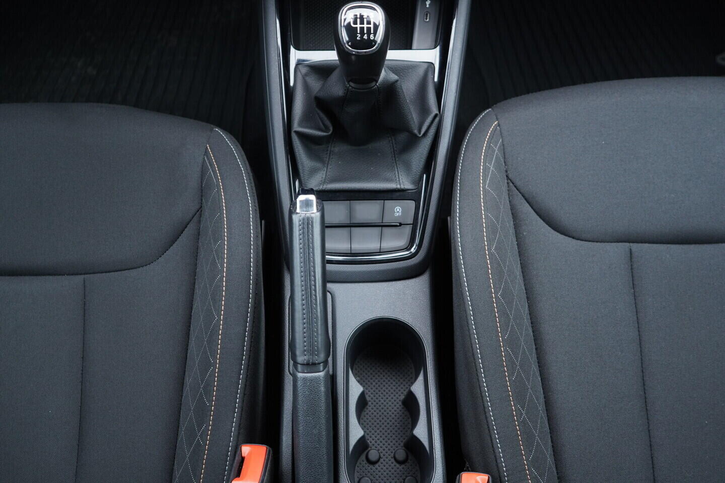 OV190V10755_31.webp_SCALA Ambition 1.0 TSI 81 kW manuál, DPH