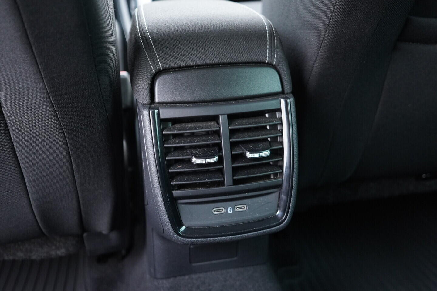 OV190V10755_33.webp_SCALA Ambition 1.0 TSI 81 kW manuál, DPH