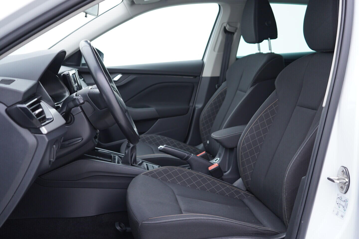 OV190V10756_22.webp_SCALA Ambition 1.0 TSI 81 kW manuál, DPH