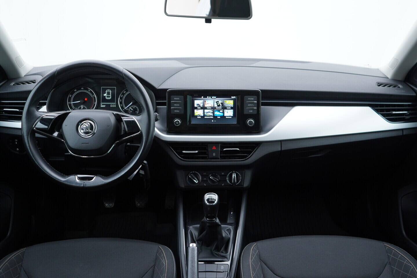 OV190V10756_25.webp_SCALA Ambition 1.0 TSI 81 kW manuál, DPH