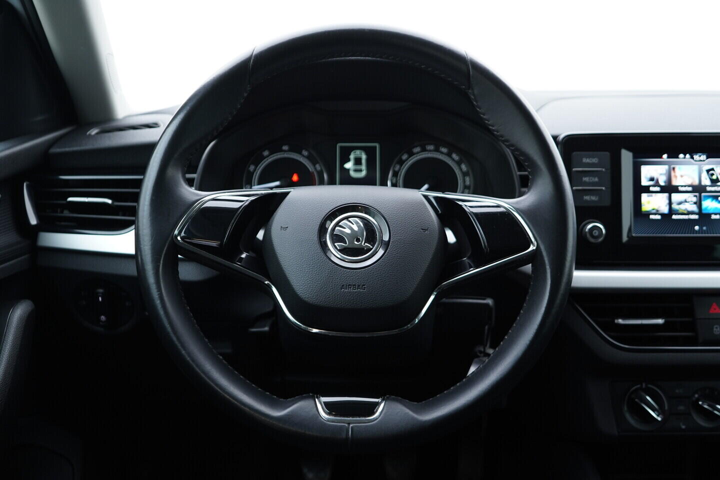 OV190V10756_26.webp_SCALA Ambition 1.0 TSI 81 kW manuál, DPH