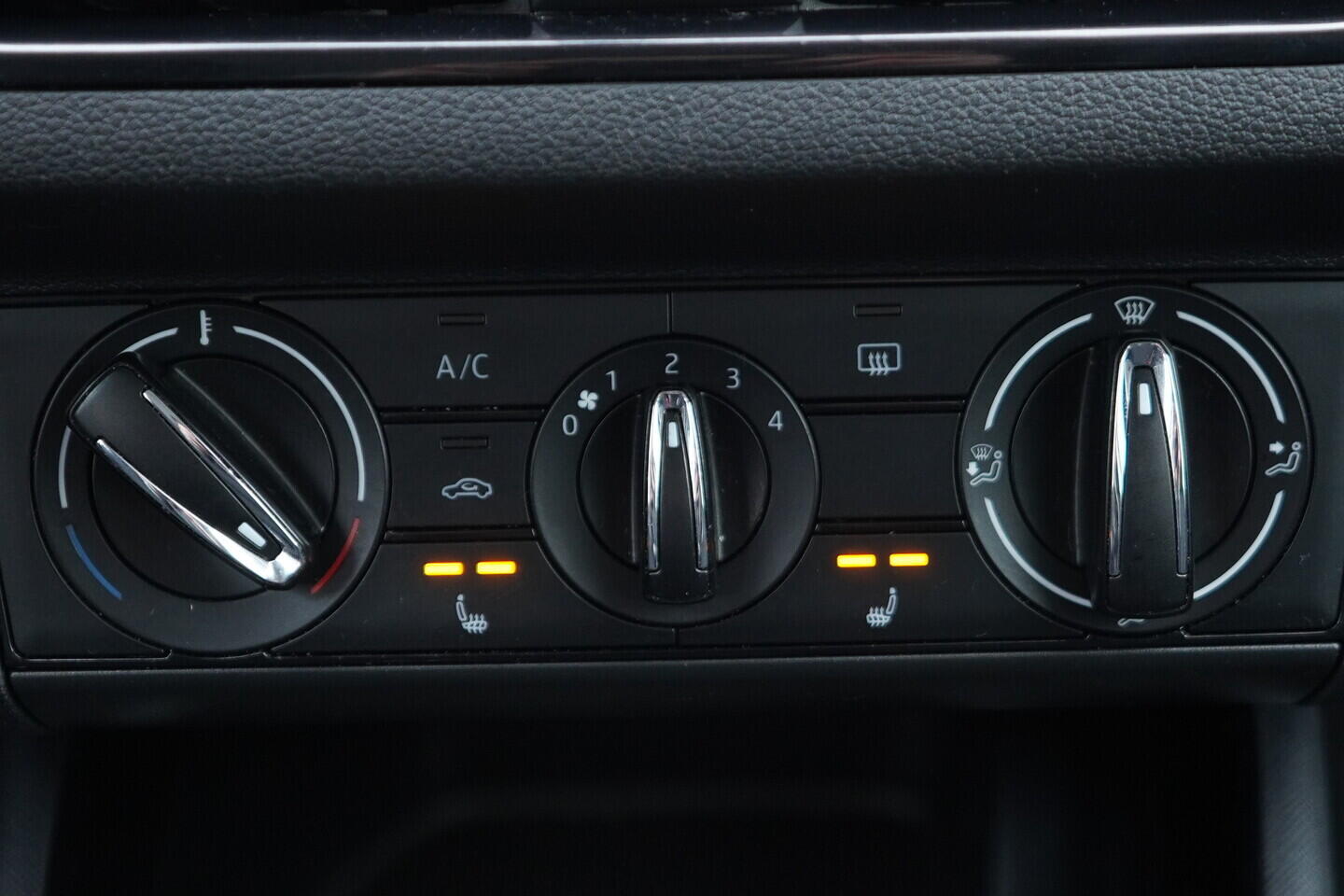 OV190V10756_30.webp_SCALA Ambition 1.0 TSI 81 kW manuál, DPH