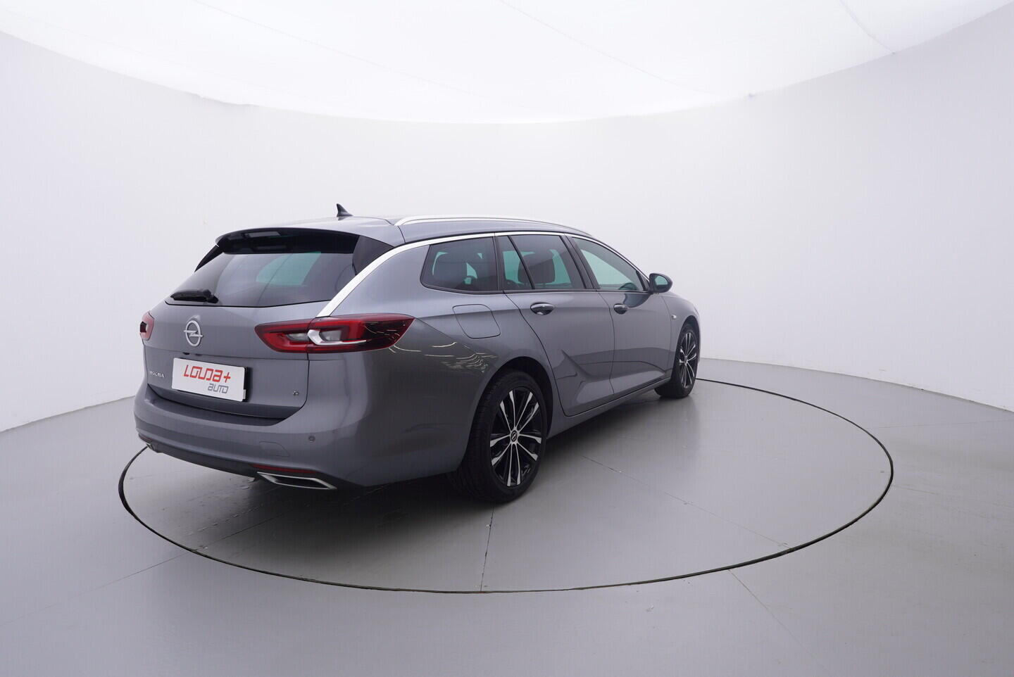 OV190V10758_14.webp_INSIGNIA Ultimate 2.0  128 kW automat, DPH