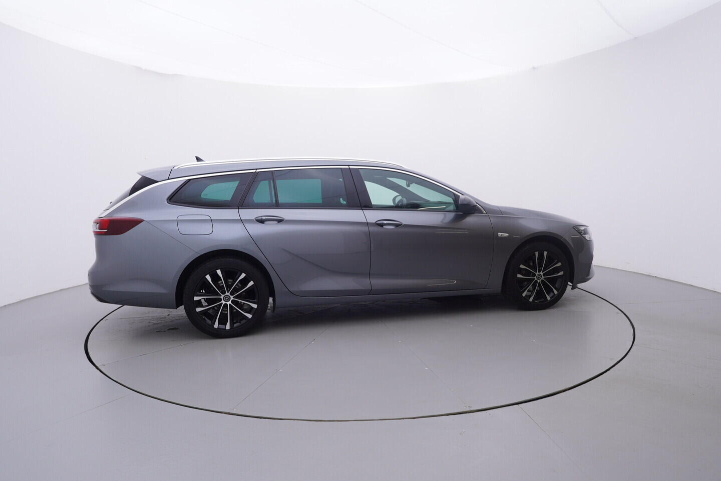 OV190V10758_15.webp_INSIGNIA Ultimate 2.0  128 kW automat, DPH