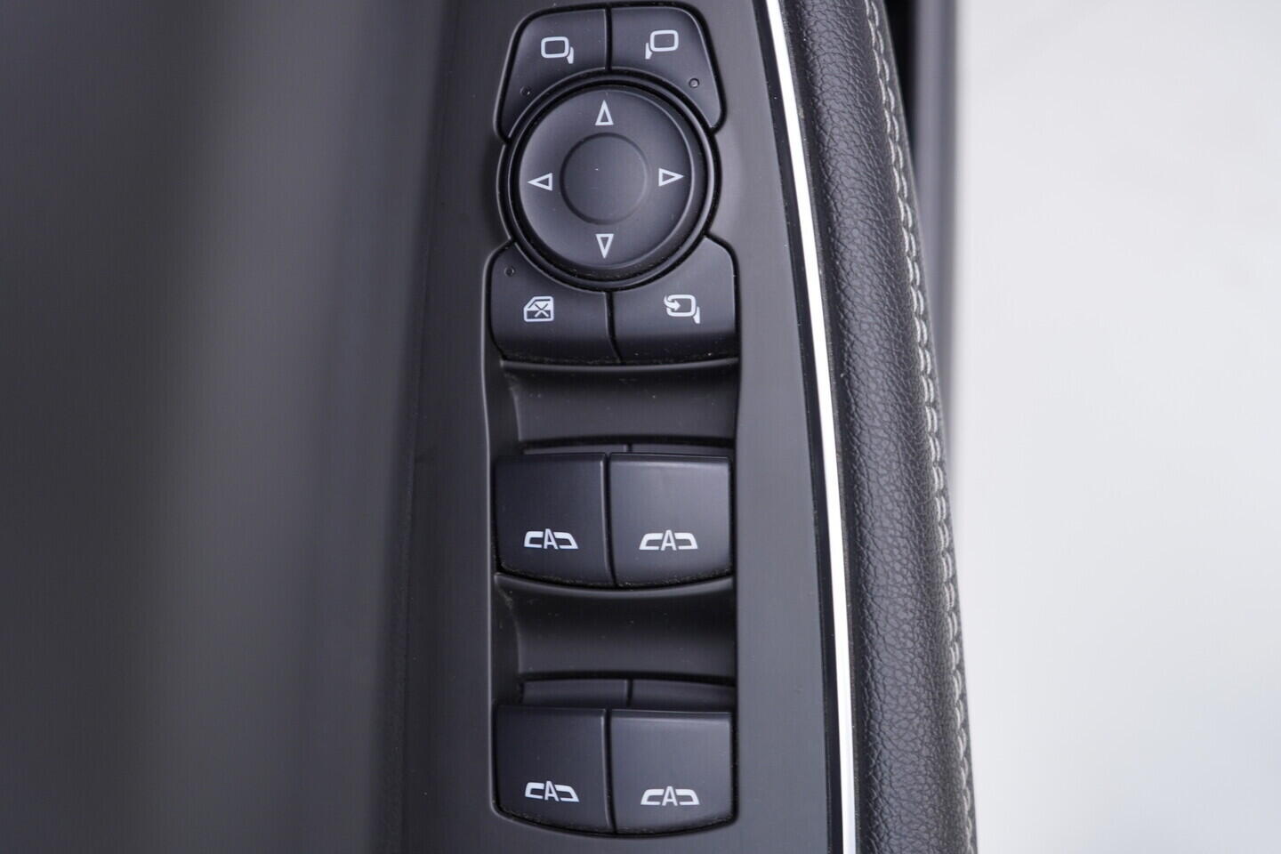 OV190V10758_20.webp_INSIGNIA Ultimate 2.0  128 kW automat, DPH