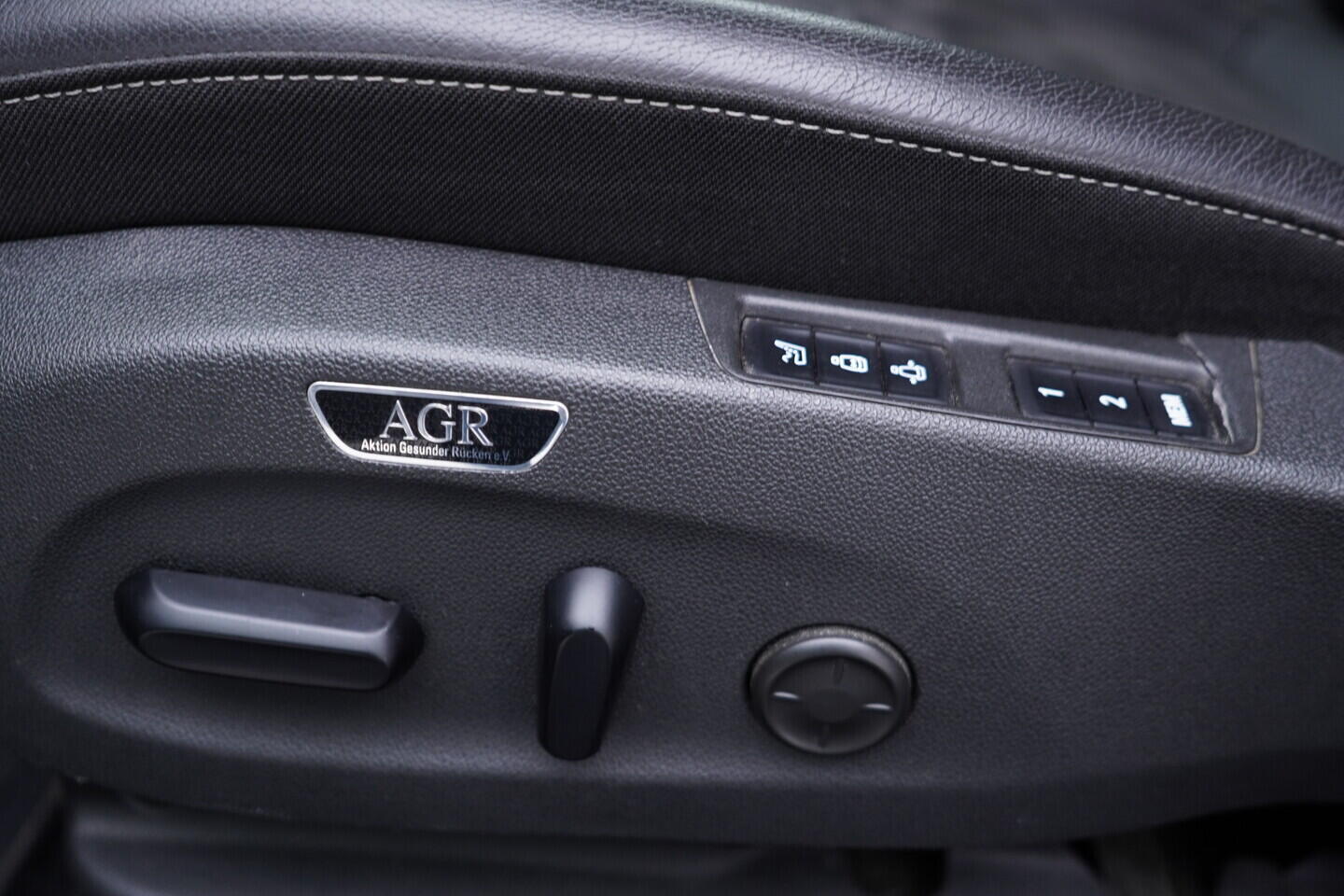 OV190V10758_22.webp_INSIGNIA Ultimate 2.0  128 kW automat, DPH