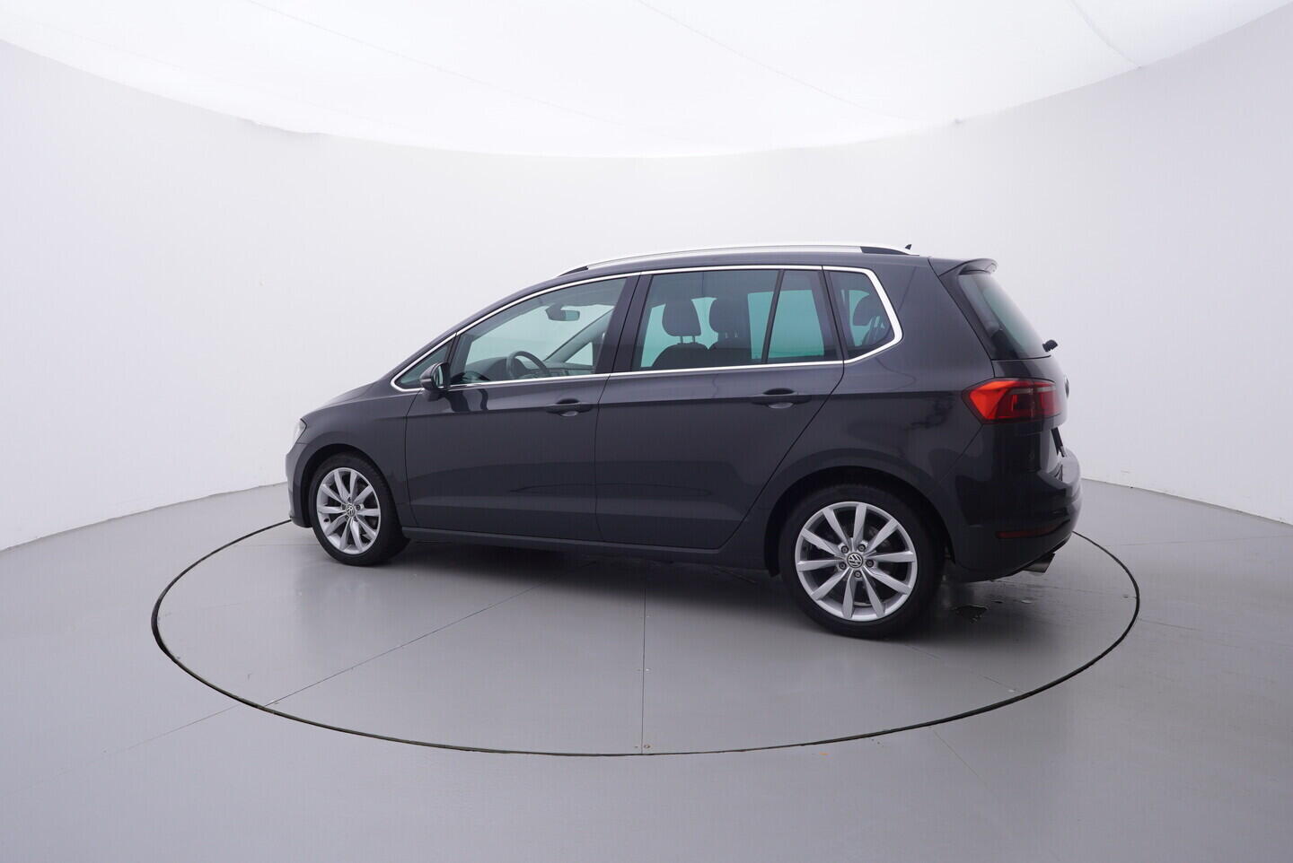 OV190V10759_12.webp_GOLF SPORTSVAN Highline 2.0 TDI 110 kW manuál