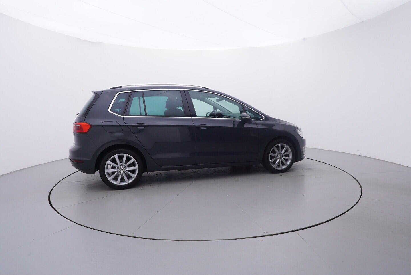 OV190V10759_15.webp_GOLF SPORTSVAN Highline 2.0 TDI 110 kW manuál