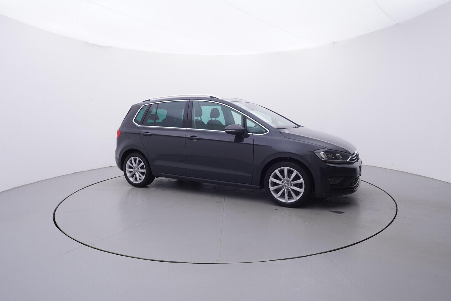 OV190V10759_16.webp_GOLF SPORTSVAN Highline 2.0 TDI 110 kW manuál