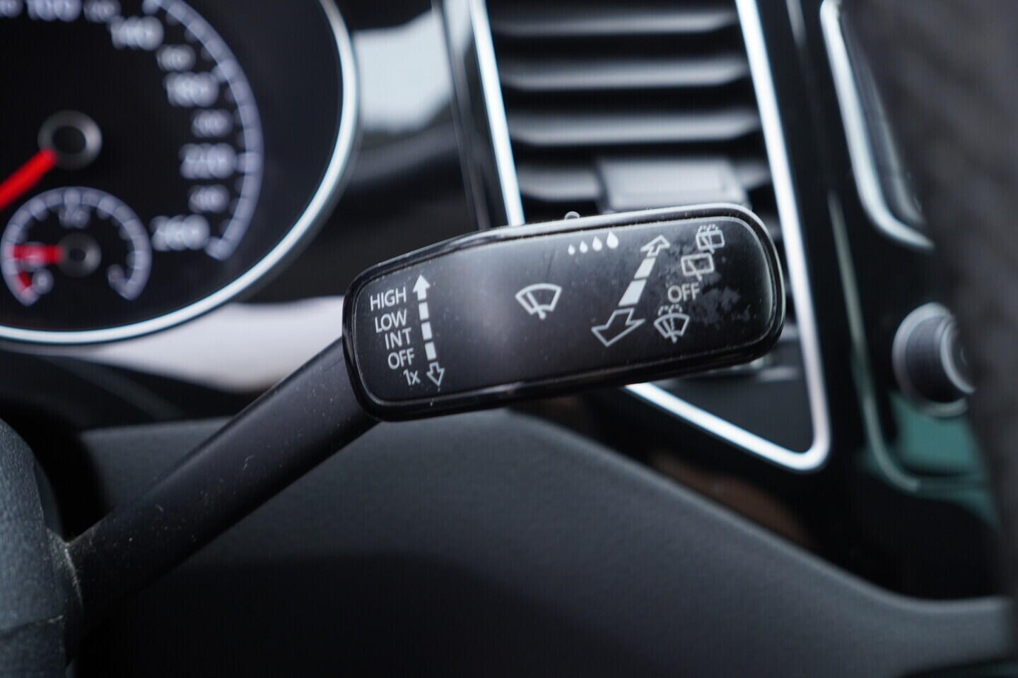 OV190V10759_24.webp_GOLF SPORTSVAN Highline 2.0 TDI 110 kW manuál