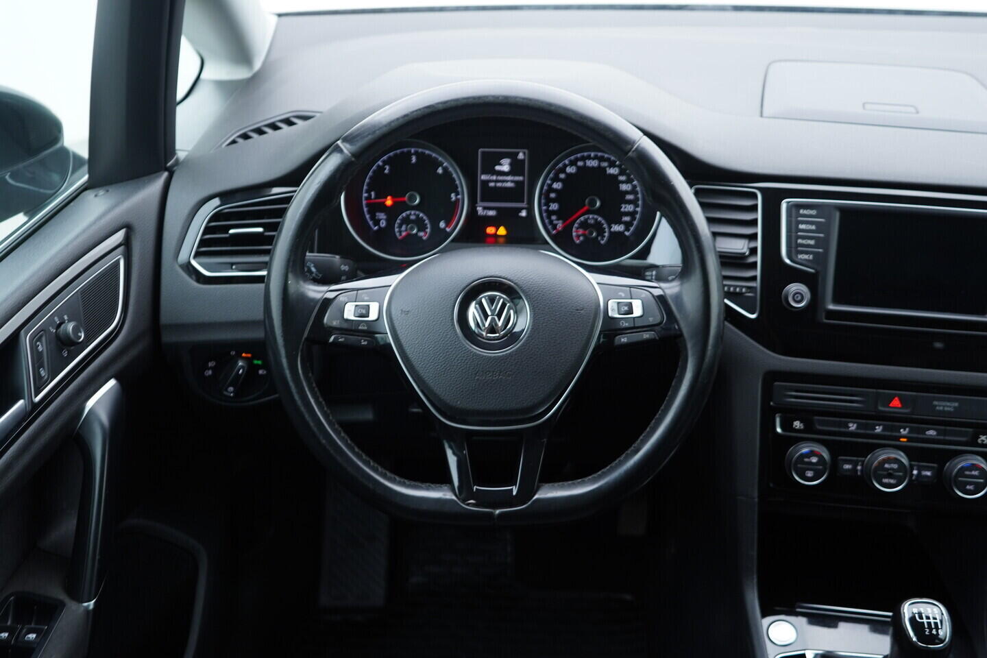 OV190V10759_26.webp_GOLF SPORTSVAN Highline 2.0 TDI 110 kW manuál