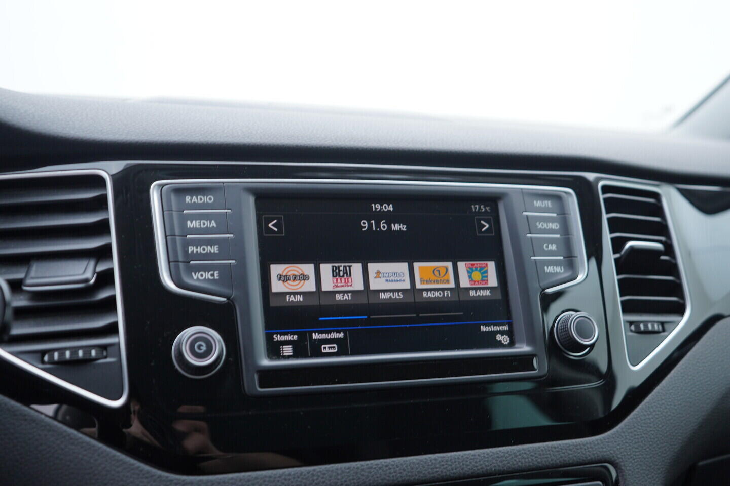 OV190V10759_28.webp_GOLF SPORTSVAN Highline 2.0 TDI 110 kW manuál