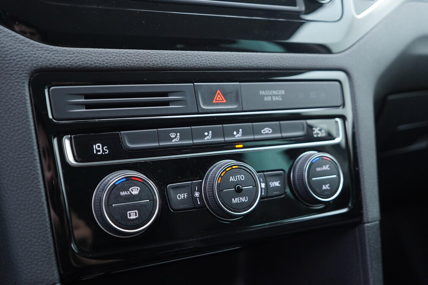 OV190V10759_30.webp_GOLF SPORTSVAN Highline 2.0 TDI 110 kW manuál