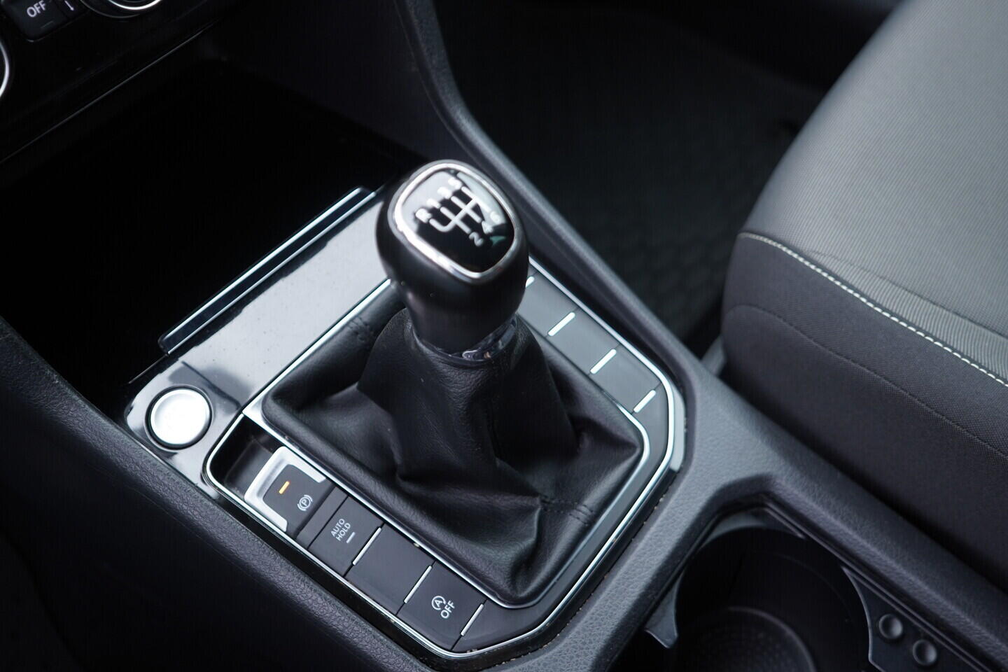 OV190V10759_31.webp_GOLF SPORTSVAN Highline 2.0 TDI 110 kW manuál