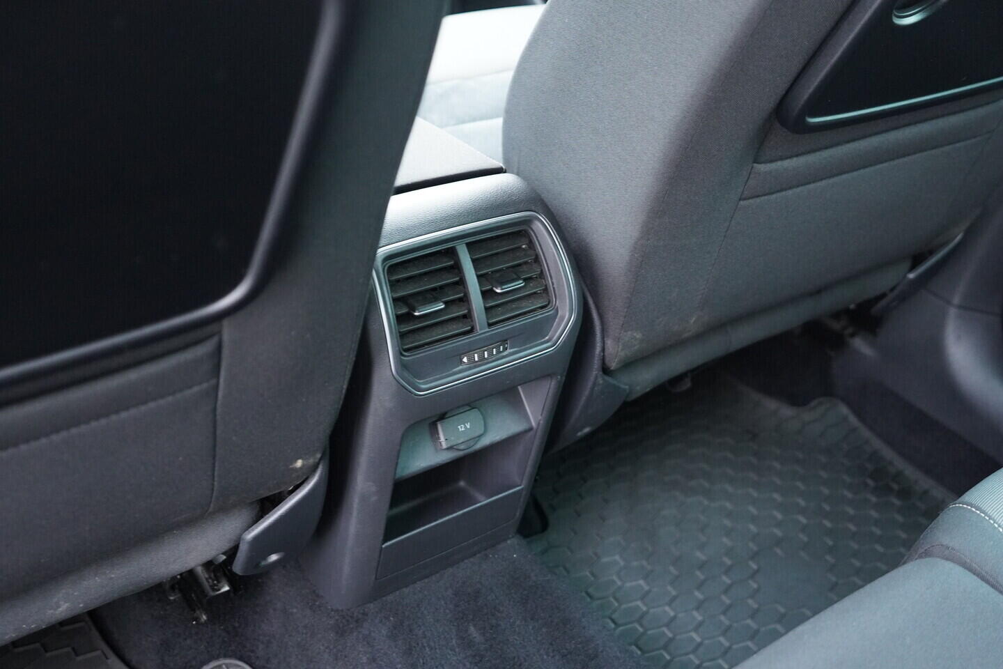 OV190V10759_33.webp_GOLF SPORTSVAN Highline 2.0 TDI 110 kW manuál