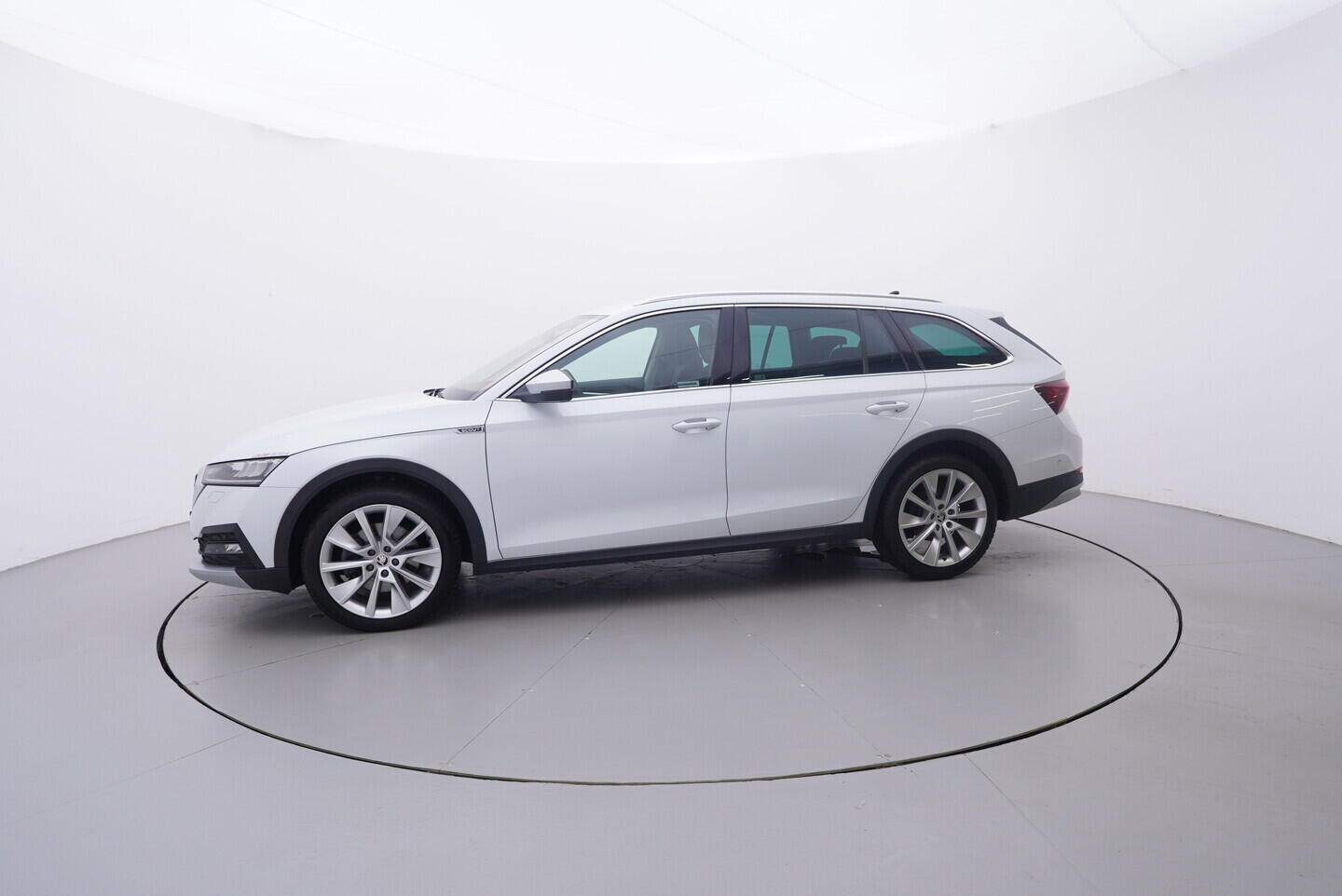 OV190V10760_11.webp_OCTAVIA Scout 2.0 TDI 147 kW automat, DPH