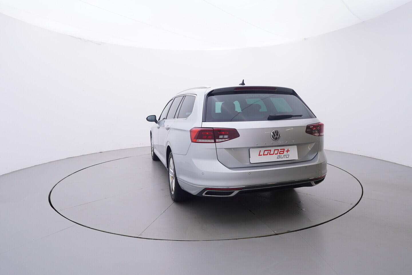 OV190V10765_13.webp_PASSAT  2.0 TDI 110 kW automat, DPH