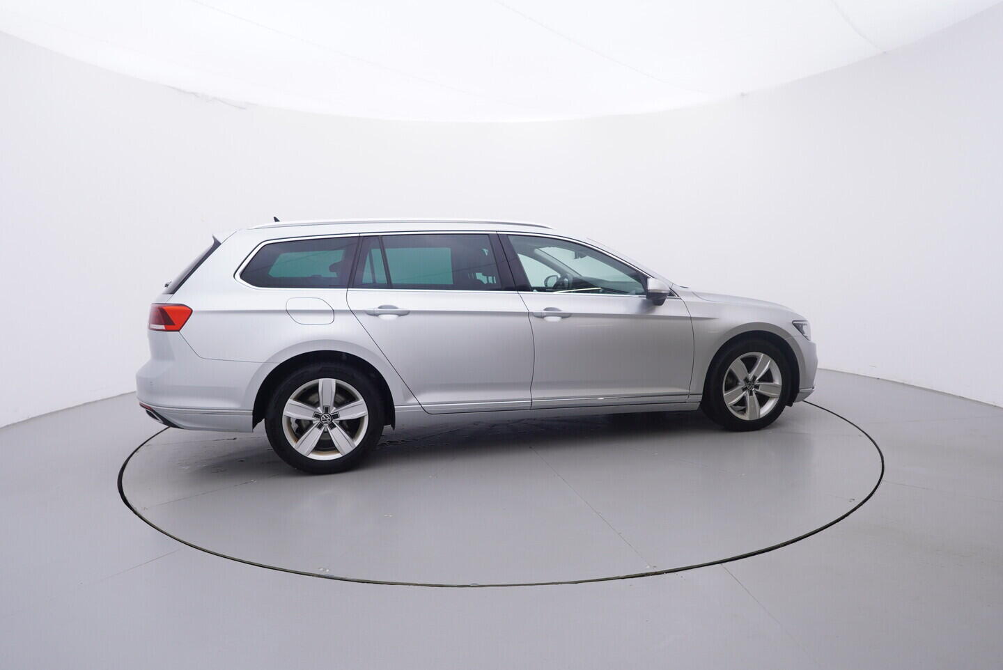 OV190V10765_15.webp_PASSAT  2.0 TDI 110 kW automat, DPH