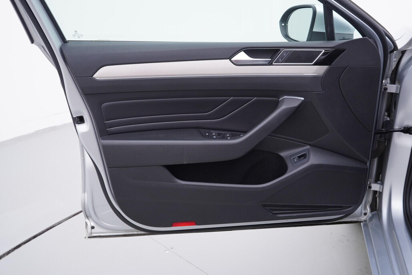 OV190V10765_19.webp_PASSAT  2.0 TDI 110 kW automat, DPH