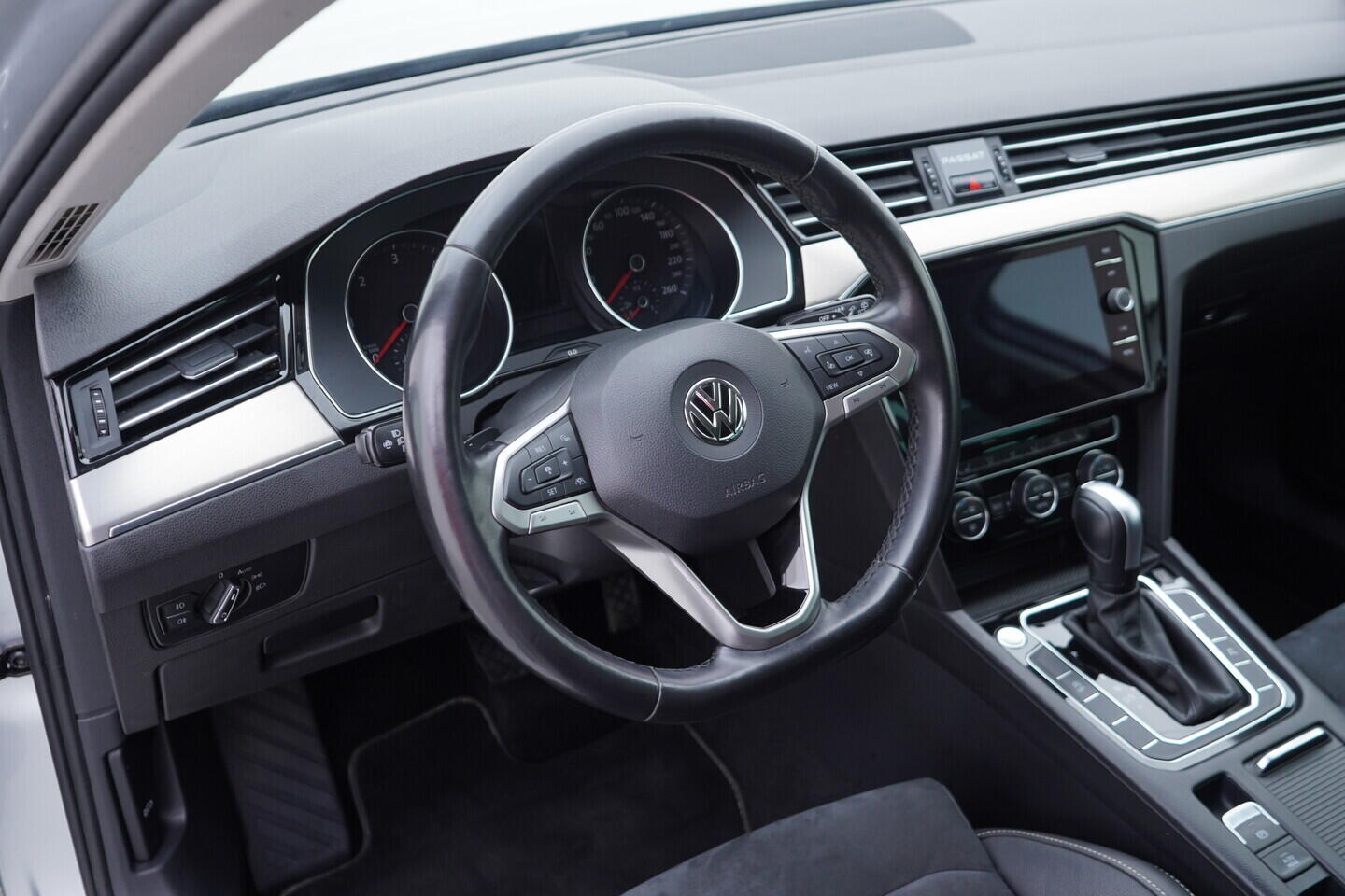 OV190V10765_23.webp_PASSAT  2.0 TDI 110 kW automat, DPH