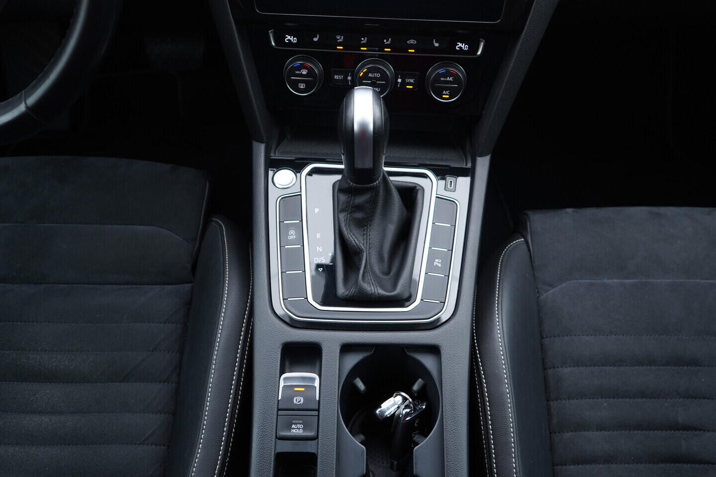 OV190V10765_34.webp_PASSAT  2.0 TDI 110 kW automat, DPH