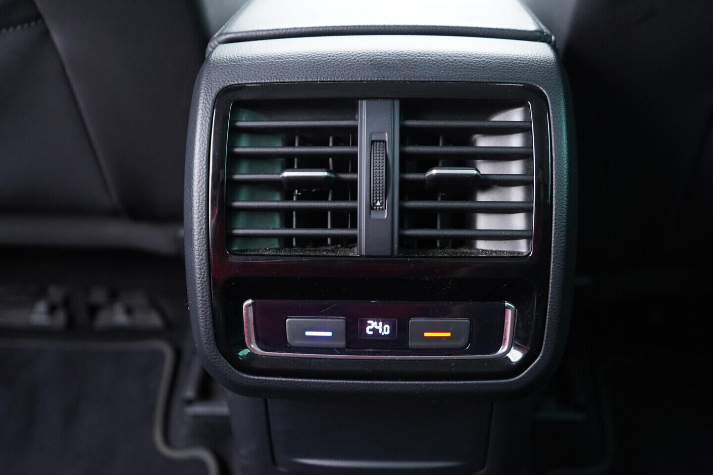 OV190V10765_36.webp_PASSAT  2.0 TDI 110 kW automat, DPH