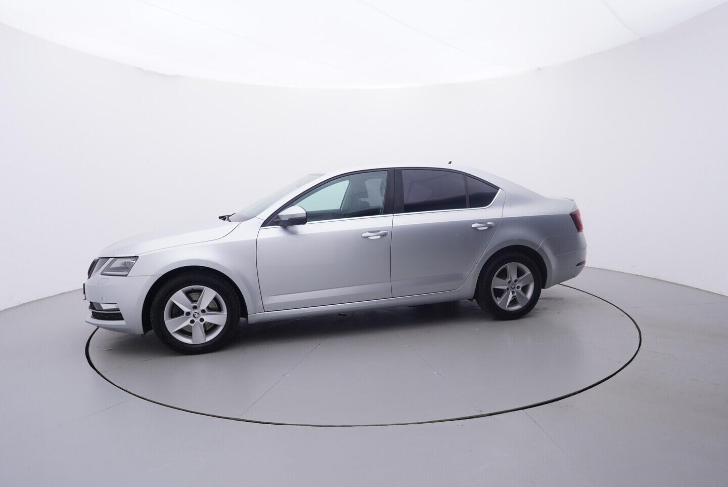 OV190V10770_11.webp_OCTAVIA  1.8 TSI 132 kW manuál